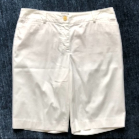 Talbots Women's White Bermudas size 4 - Picture 3 of 7